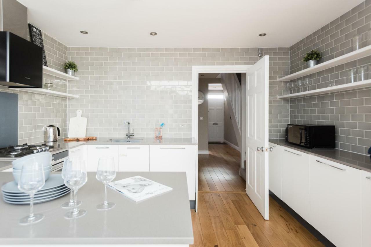 The Navy Court - Scandinavian Inspired 4Bdr Home Oxford Eksteriør bilde