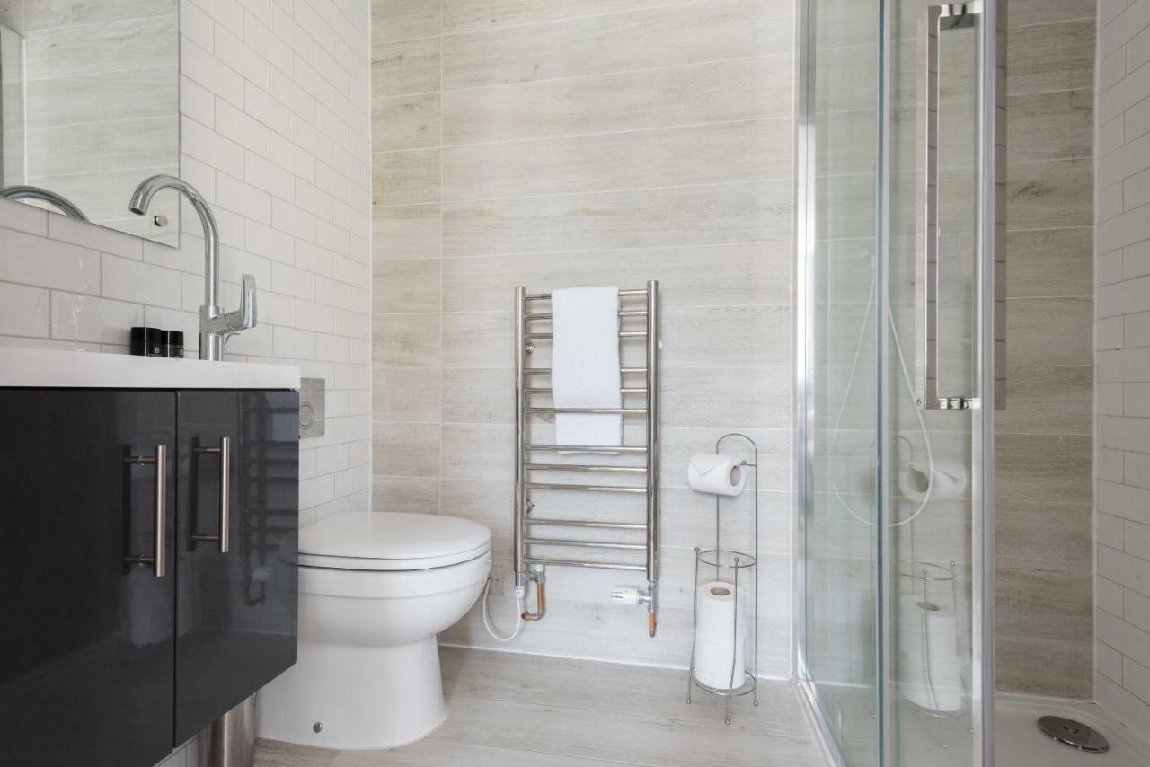 The Navy Court - Scandinavian Inspired 4Bdr Home Oxford Eksteriør bilde