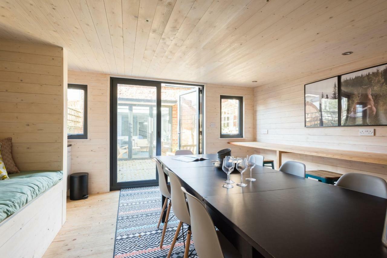 The Navy Court - Scandinavian Inspired 4Bdr Home Oxford Eksteriør bilde